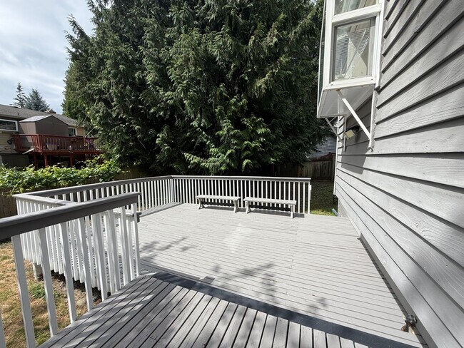 Building Photo - Beautiful 4 bed 2.5 bath Edmonds, WA. $3850/mo.