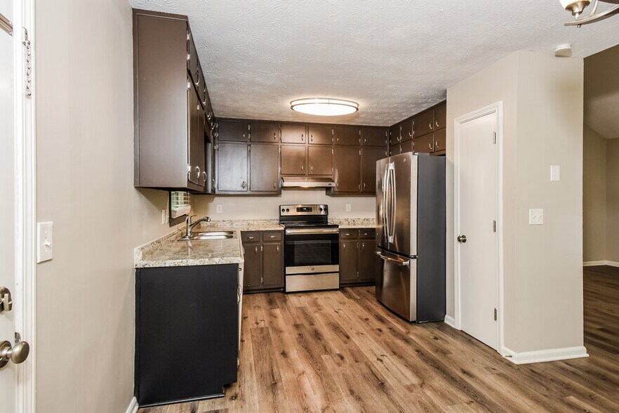 Building Photo - 1471 Daniel Ln