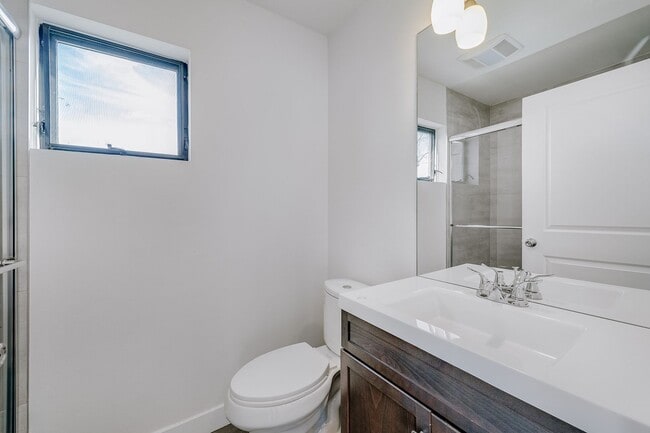 Building Photo - 11508 Emelita St