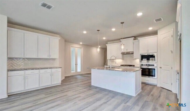 Building Photo - 1636 Seekat Dr