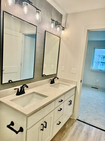 Master Bath - 22912 W 72nd Ter
