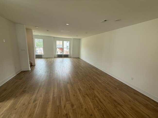 Building Photo - 15390 Oasis Sun Aly