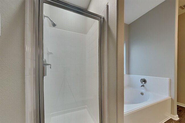 Building Photo - 12115 Carriage Oak Cir