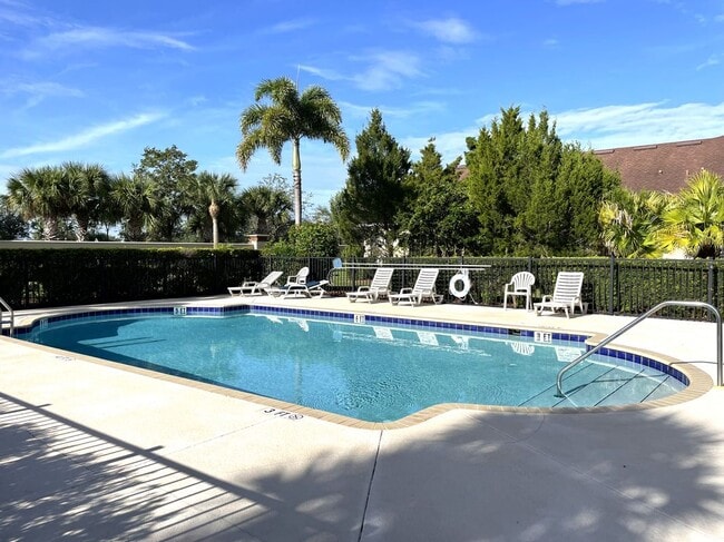 Building Photo - 5757 Tamarac Dr