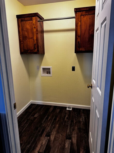 Building Photo - 815 Greenwood Dr