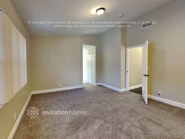 Building Photo - 1240 NW 105th Ave