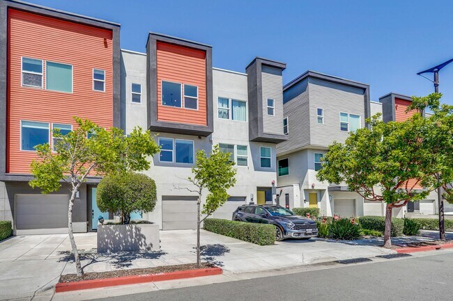Building Photo - Prescott Market For Rent – Modern Solar-Powered/Tesla Charger - Townhome in Station House South, ...