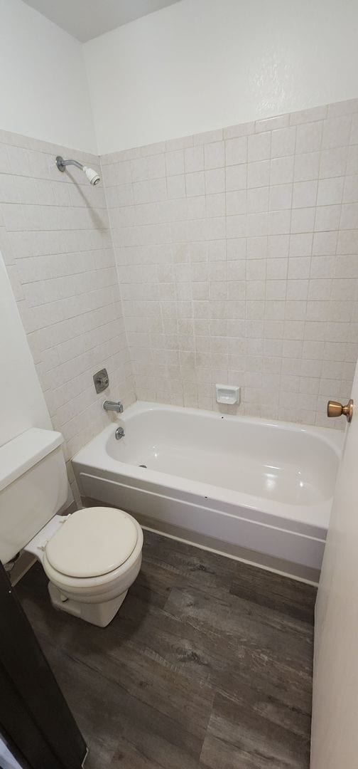 Building Photo - 1/2 Off 1st Months Rent! Great Studio unit...