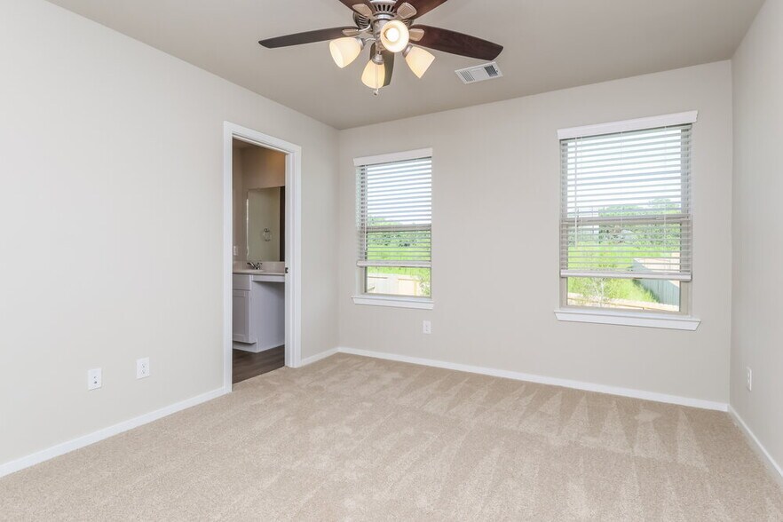 Building Photo - 624 Levine Ct