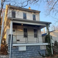 Building Photo - 673 Walnut St