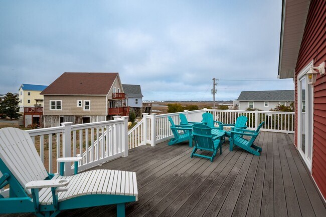 Building Photo - So Free @ 219 Coastal Dr