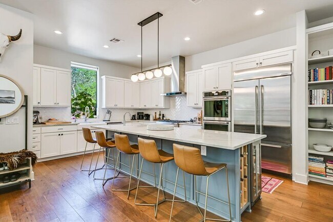 Building Photo - 2011 Arpdale St