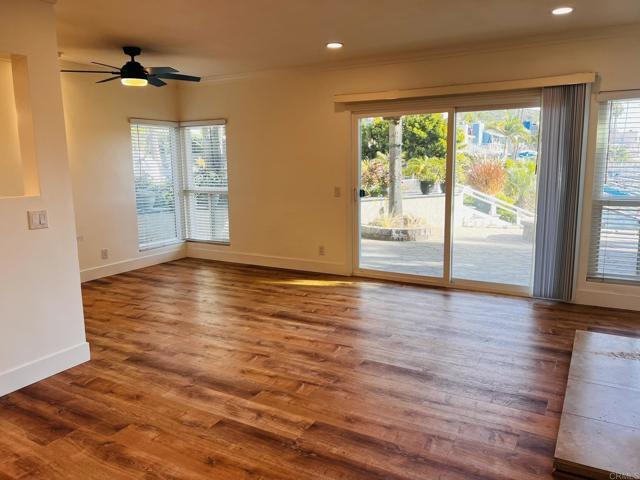 Building Photo - 4587 Cove Dr