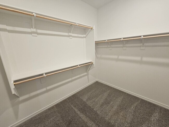 Building Photo - Stunning views