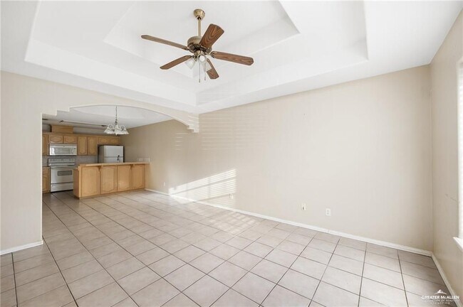Building Photo - 18 W Prosperity Dr