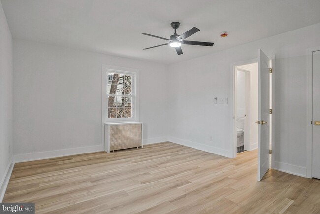 Building Photo - 1217 N Kensington St