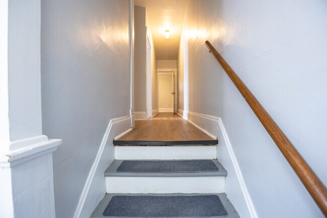 Building Photo - 796 Ebner St