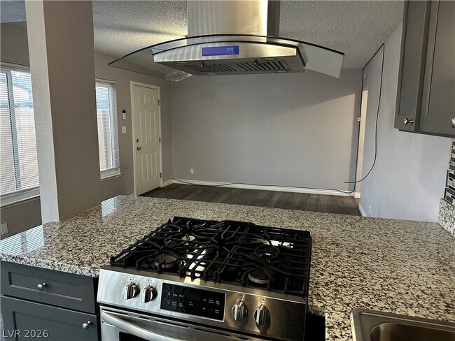 Building Photo - 3915 Cll Tereon