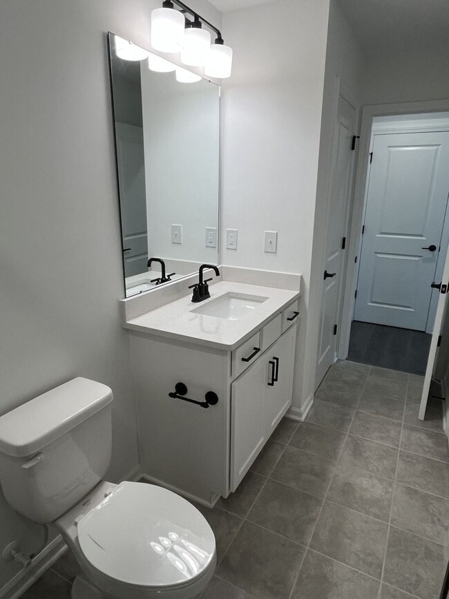 Building Photo - Brand New 4 Bed Townhome in North Charlotte!