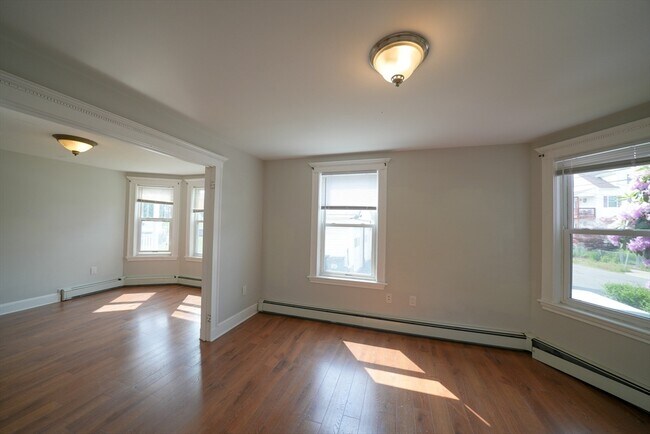 Building Photo - 15 Merrymount Ave