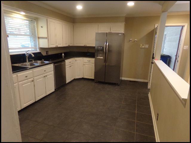 Building Photo - 4404 Greenway Dr