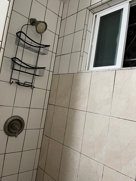 Building Photo - 4105 W 103rd St