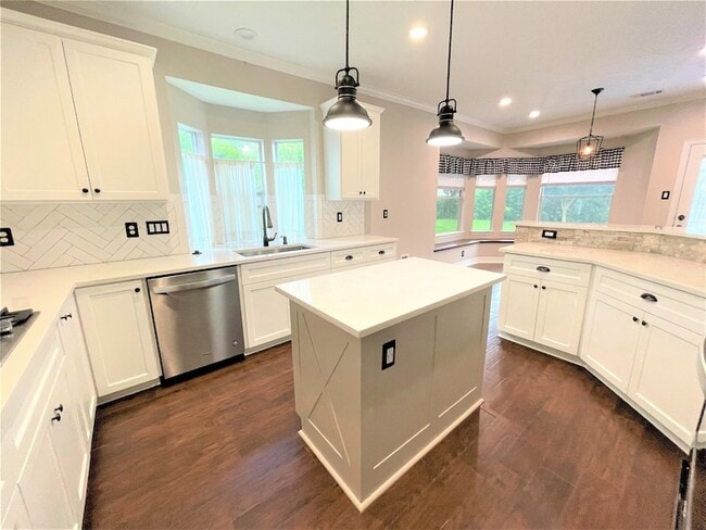 Building Photo - 16407 Stone Prairie Dr