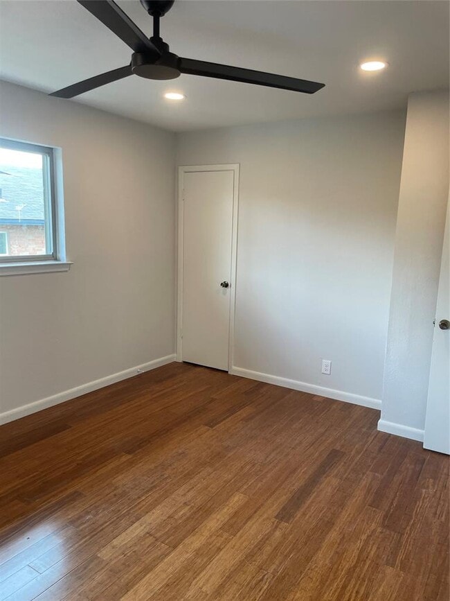 Building Photo - 2222 Mission Hill Dr