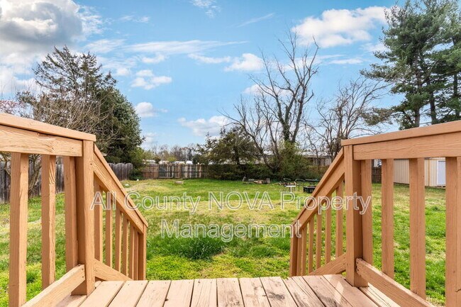 Building Photo - 211 Church St