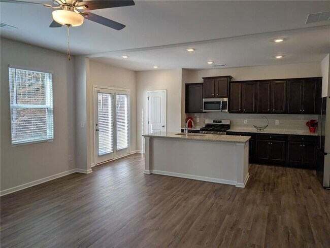 Building Photo - 168 Parkwood Dr