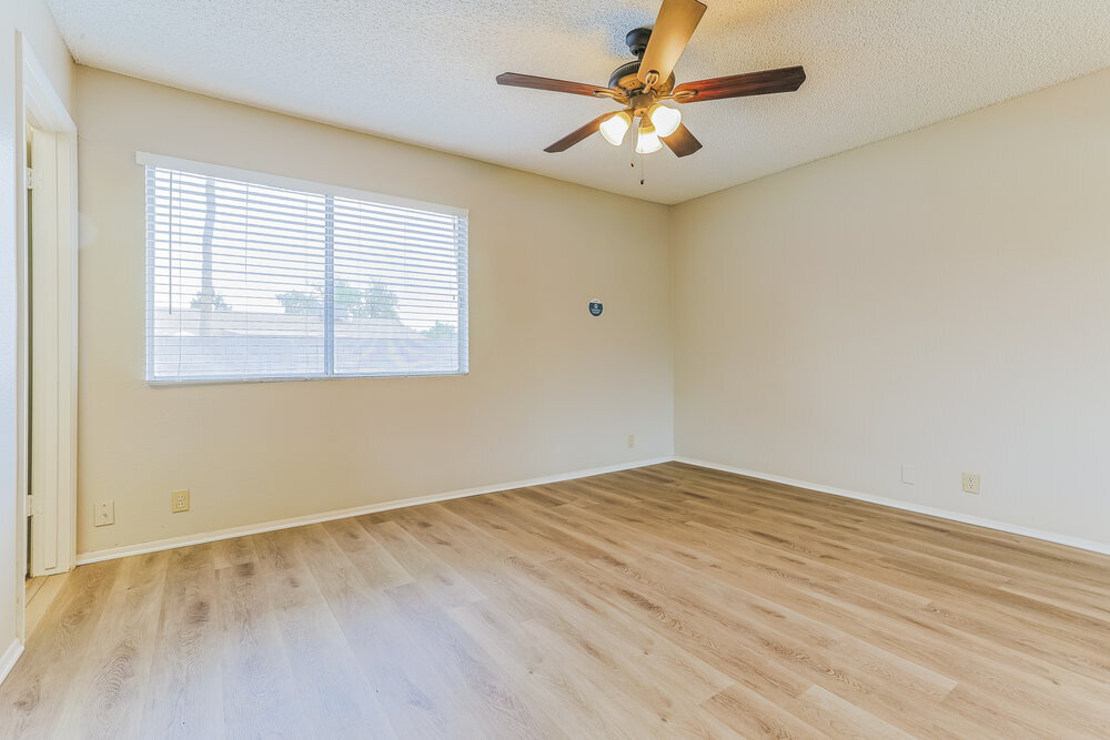 Building Photo - 503 W Cheyenne Dr