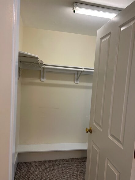 Building Photo - 4 Riggs St