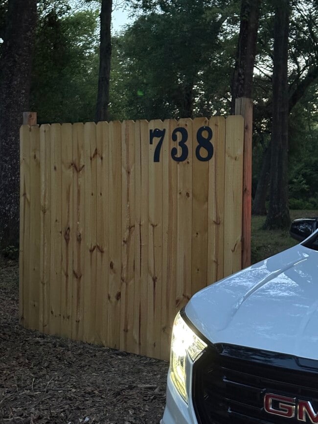 Building Photo - This one has it ALL! Rare with privacy and views! Large shed and truck/boat storage!