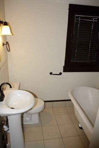 Upstairs Bathroom - 1816 Madison St