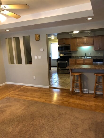 Primary Photo - 2325 Sierra St