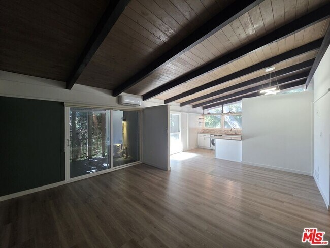 Building Photo - 11021 Missouri Ave