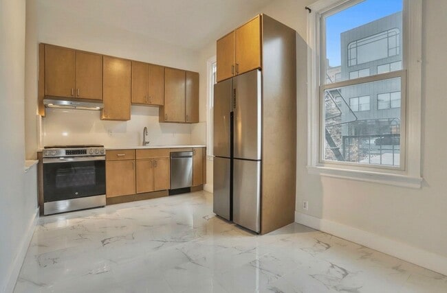 Building Photo - 232 Garden St