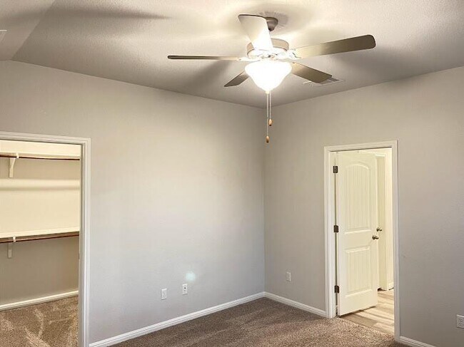 Building Photo - 1629 Dubiel Dr