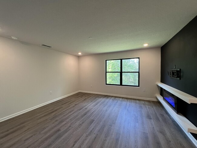 Building Photo - 3242 Chapelwood Dr