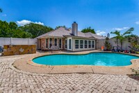 Building Photo - 105 Douglas Dr