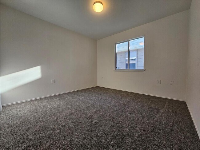 Building Photo - 5213 English Glade Dr