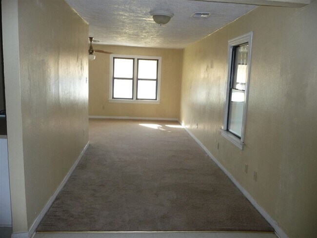 Building Photo - 2211 NW Crosby Ave