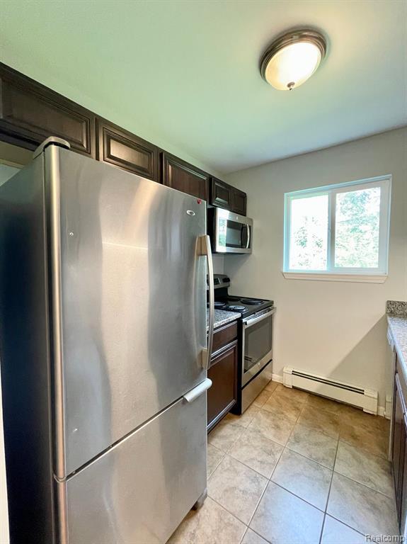 Building Photo - 525 Fairbrook St