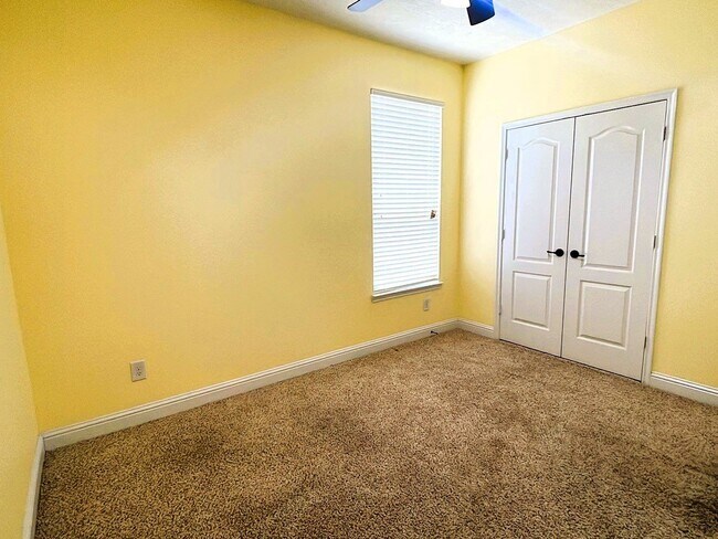 Building Photo - 16014 Peach Bluff Ln