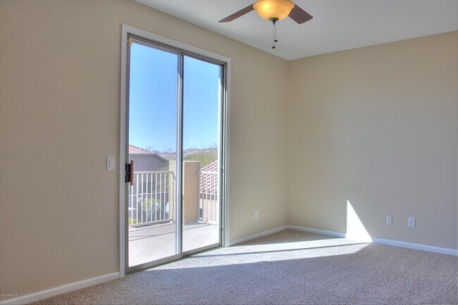 Building Photo - 2413 E Park View Ln