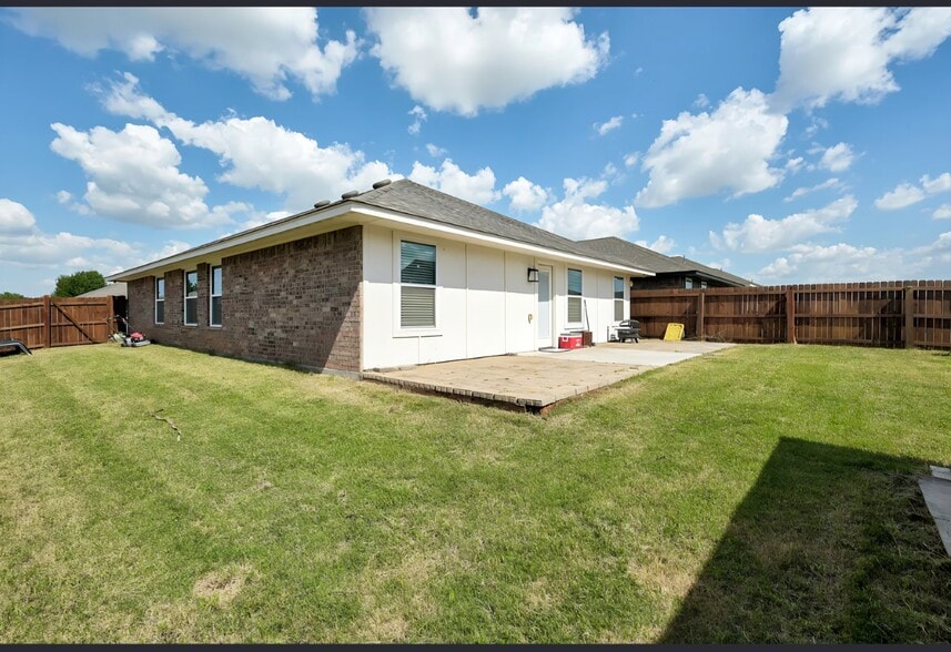 Building Photo - 11652 SW 12th St