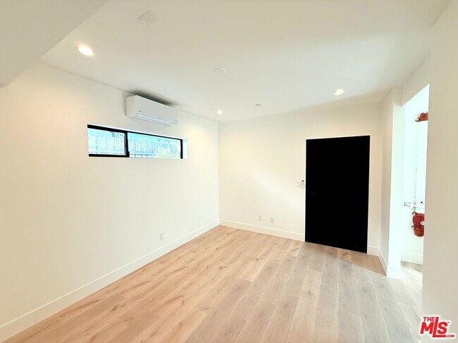 Building Photo - 3414 London St