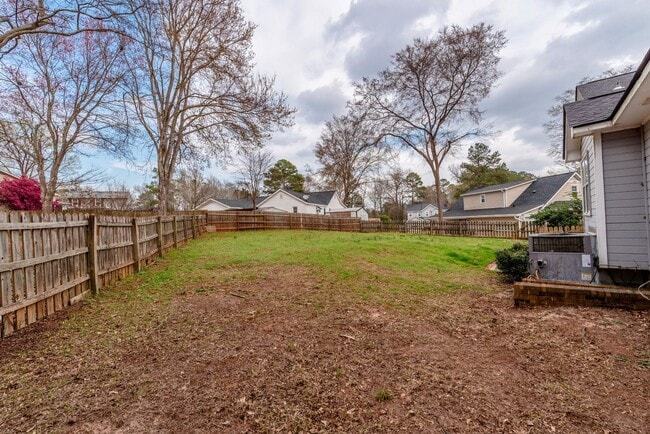 Building Photo - 3 Bed/2.5 Bath House for Rent in Martinez w/ Garage & Fenced Back Yard
