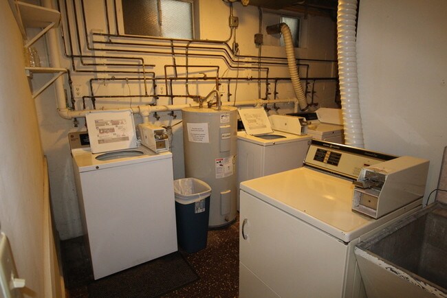 Building Photo - Two bedroom apartment in Clifton Heights