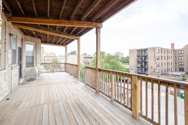 Building Photo - 6223 S Kenwood Ave